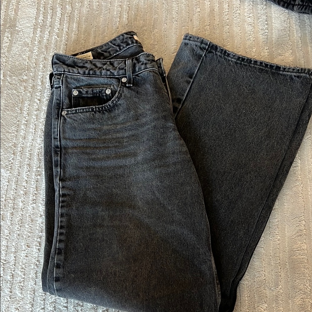 Levi’s Low Rise Loose Jean